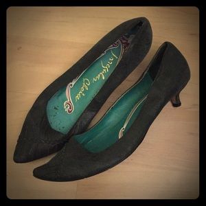 Irregular choice pointed toe kitten heel pumps